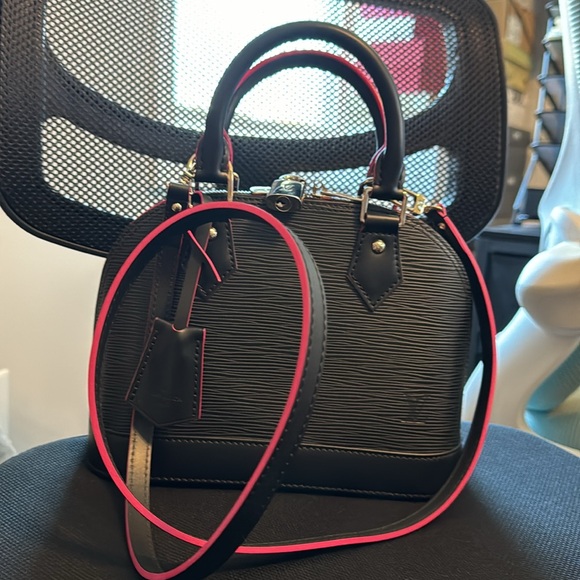 Louis Vuitton Epi Leather Alma BB with hot pink accents. Limited edition piece! - Picture 12 of 12